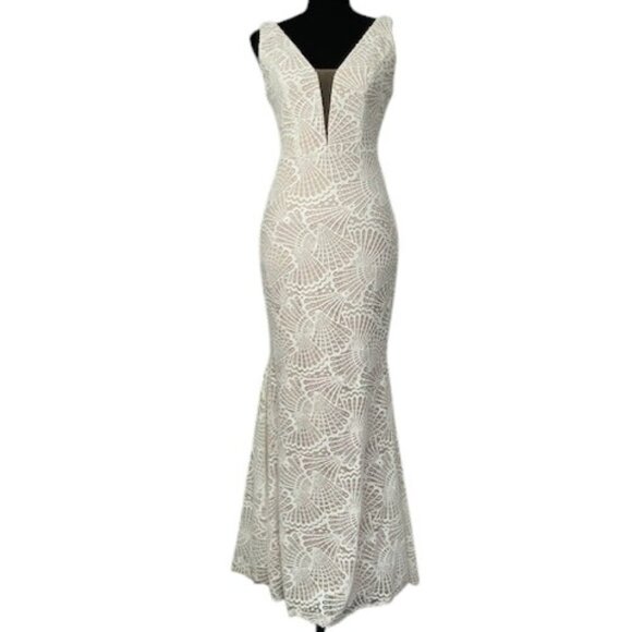Vow'd Dresses & Skirts - VOWD Compass Plunging Mermaid White Lace Wedding Dress Sz XS